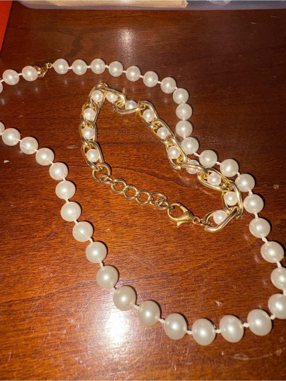 Faux pearl necklace and bracelet gild tone